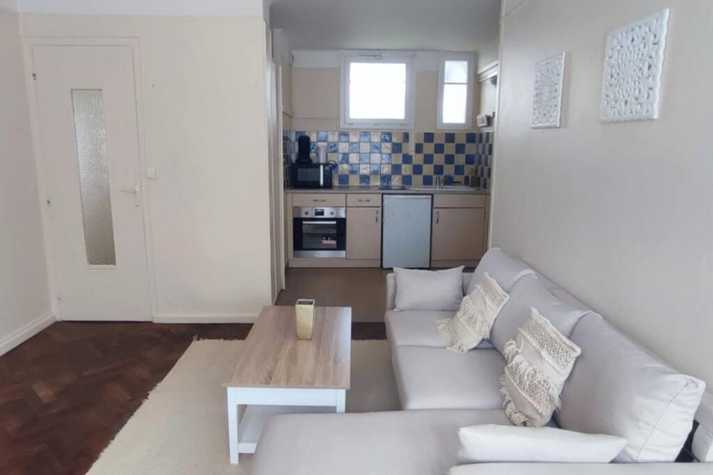 Appartement Tres Bien Place Chateauroux Bagian luar foto